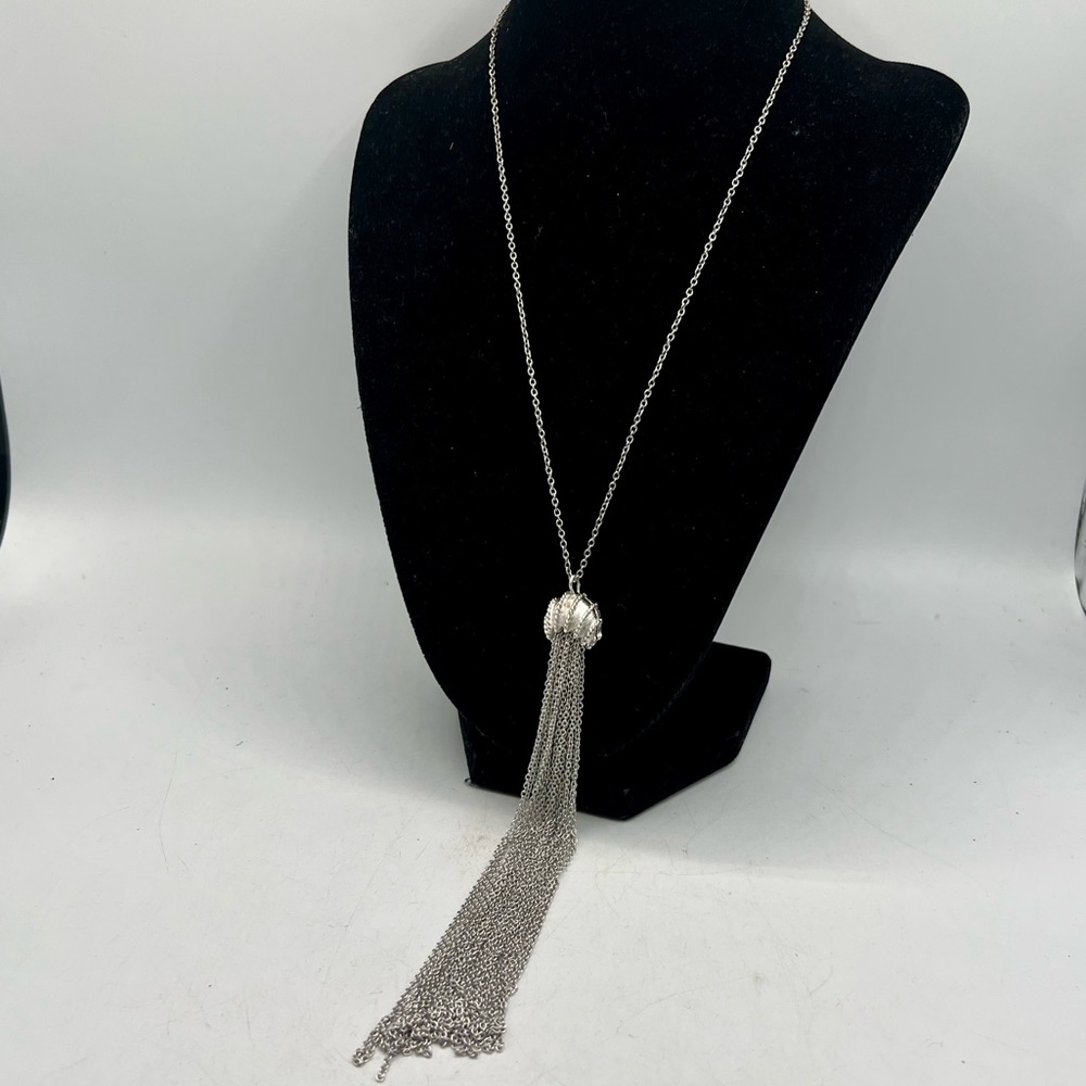 Vintage silver tone fine chain tassel necklace 18” plus 6” tassel fringe